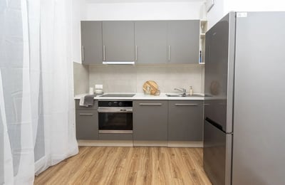 Alquiler de un luminoso apartamento amueblado de 2 habitaciones, 39 m², Stare Miasto, Cracovia, Polonia
